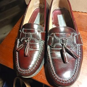 G. H. BASS Loafers with tassels.   10-1/2 M very good condition